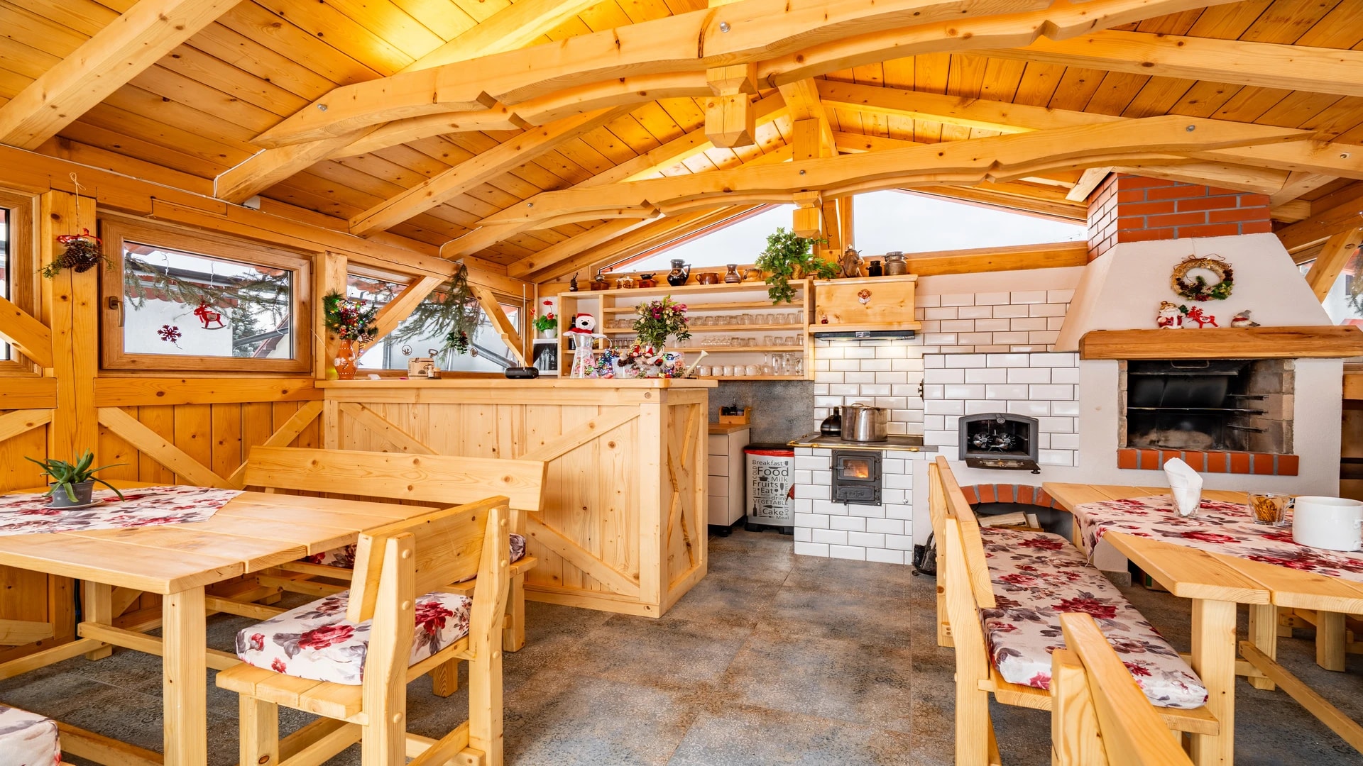 Pergola s posezením v Apartmánech Iwona